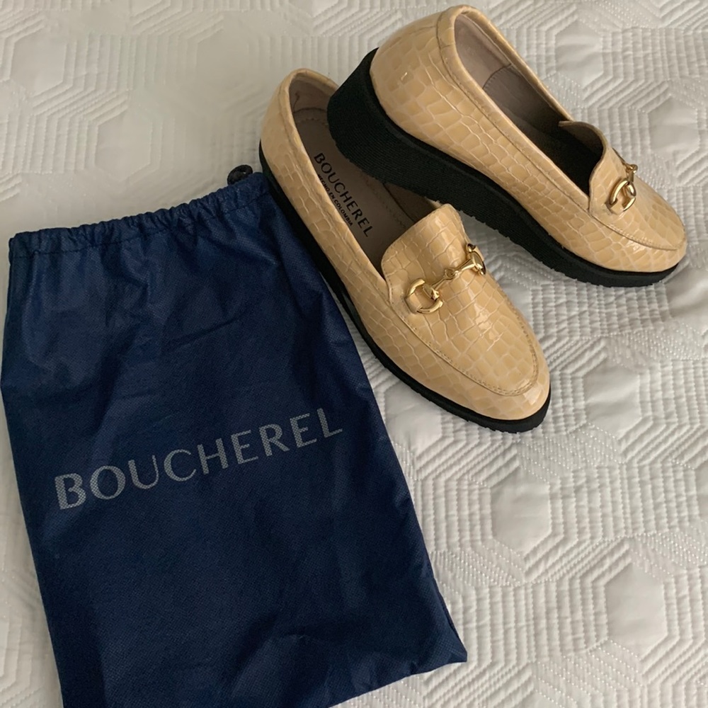 Women's shoes
Boucherel Colombia
New without tags
Yellow color